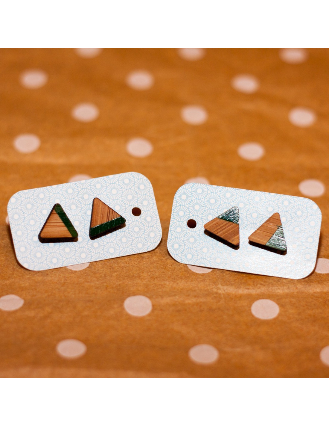 Driehoekige houten oorbellen met groen detail houten accessoires ... Houten keuken groene